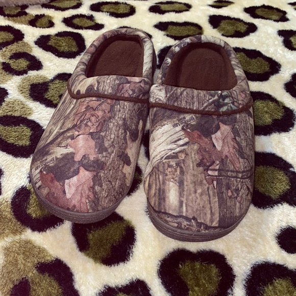 Other - Men’s slip-on camouflaged house slippers.